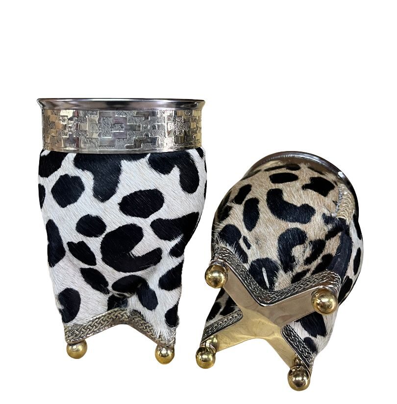 A47 imperial vacaa con patitas Imperial animal print con patitas - Imagen 1